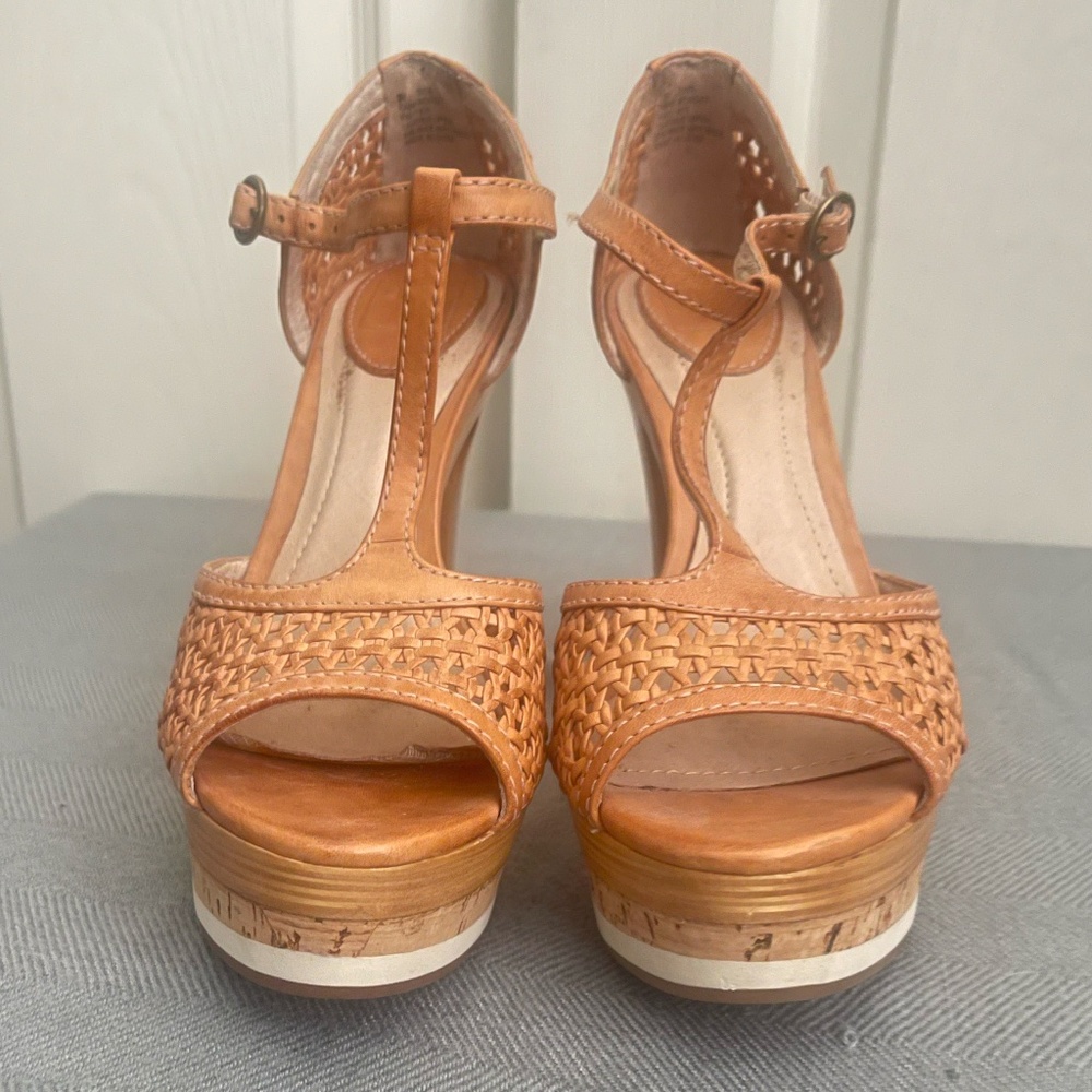 Frye Tan Woven Leather Platform T-Strap Sandals